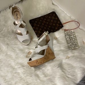 White glossy Wedge💓💓